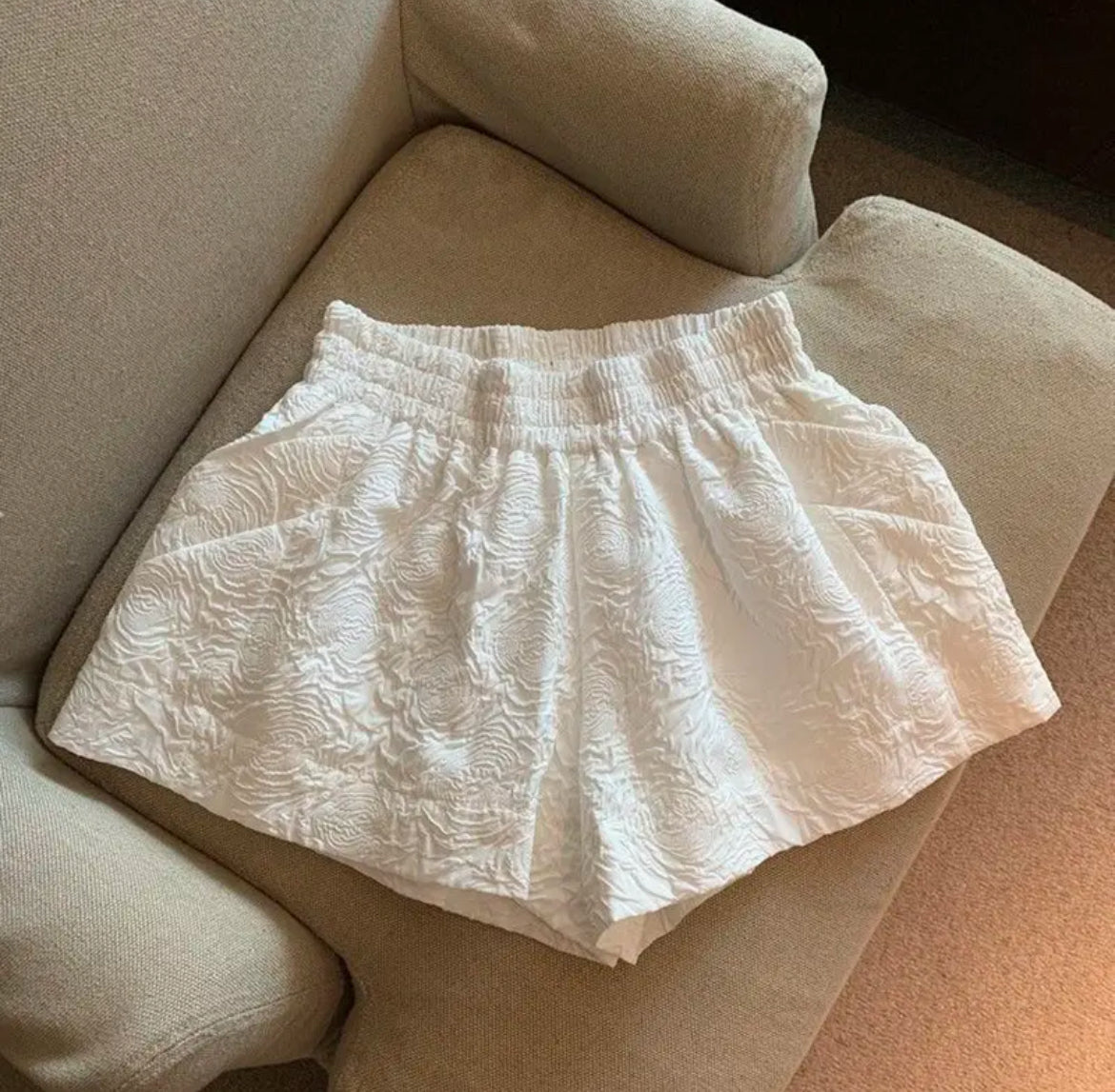 TEXTURED SHORTS